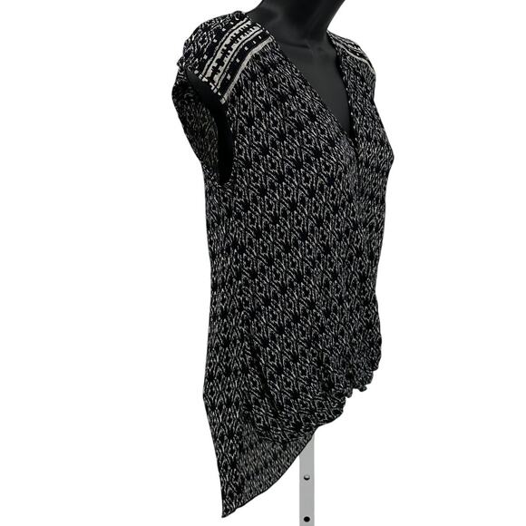 Max Studio Blouse WMNS XS Sleeveless Deep V-Neck Surplice Black White Geometric - Picture 2 of 7
